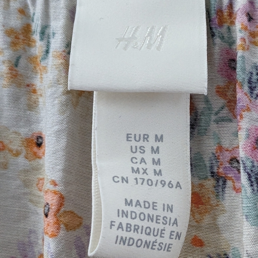 H&M Airy Floral Flowy Long Sleeve Bohemian Babydoll Dress, size Medium - Picture 4 of 7